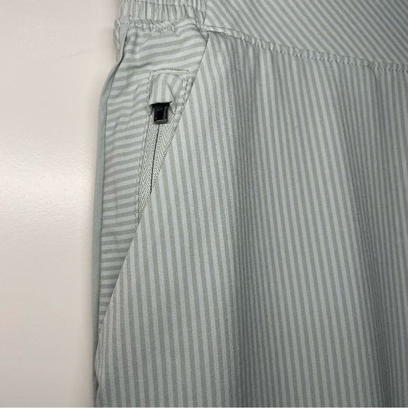 Athleta Brooklyn Textured Joggers Gray Striped Stretch Pockets Size 2P - Picture 8 of 15
